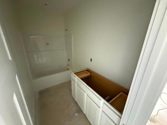 5073 N Toben Dr, Bel Aire, KS 67226