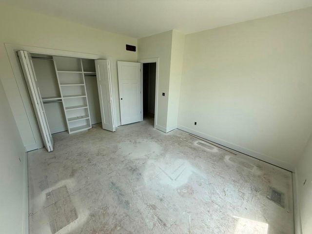 5073 N Toben Dr, Bel Aire, KS 67226