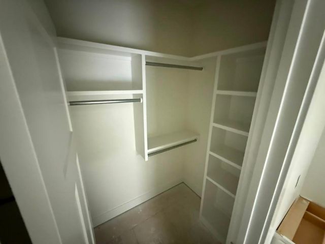 5073 N Toben Dr, Bel Aire, KS 67226