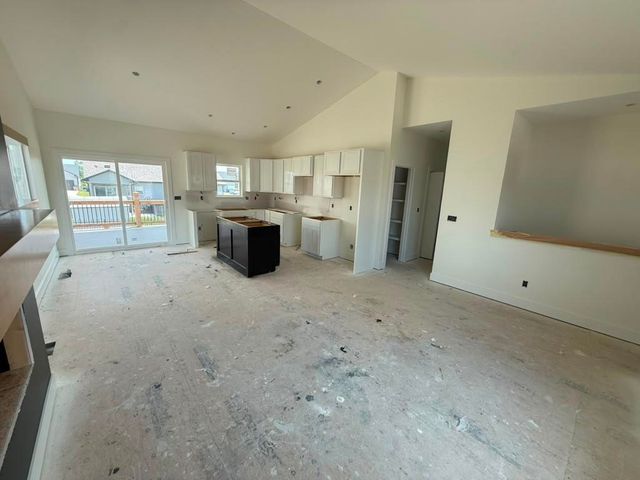 5073 N Toben Dr, Bel Aire, KS 67226