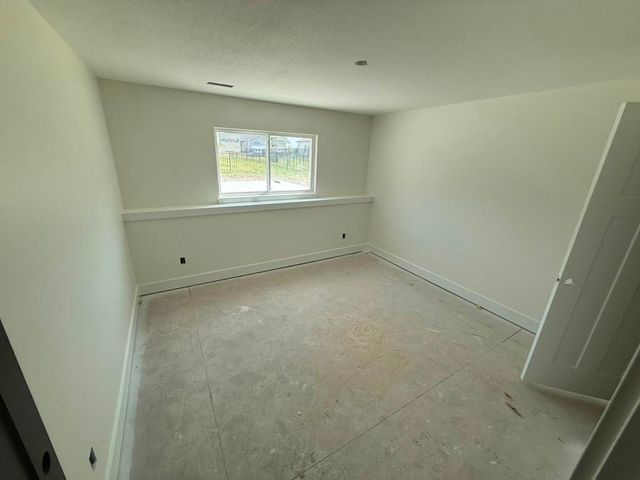 5073 N Toben Dr, Bel Aire, KS 67226