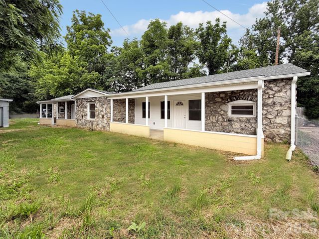 492 Riverbend Street, Waynesville, NC 28786