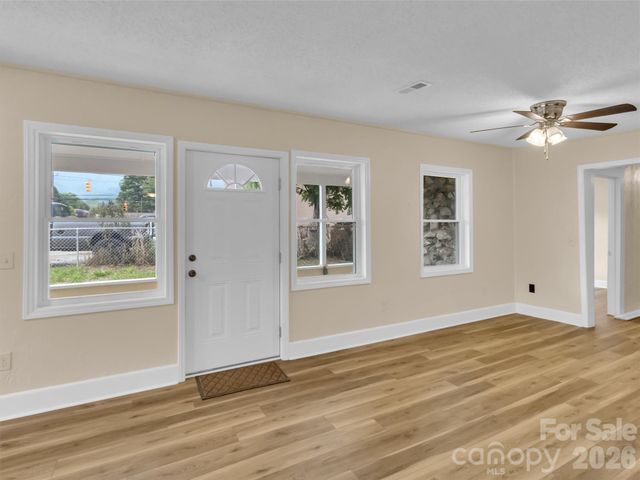 492 Riverbend Street, Waynesville, NC 28786