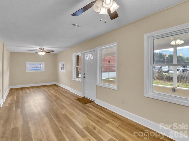 492 Riverbend Street, Waynesville, NC 28786