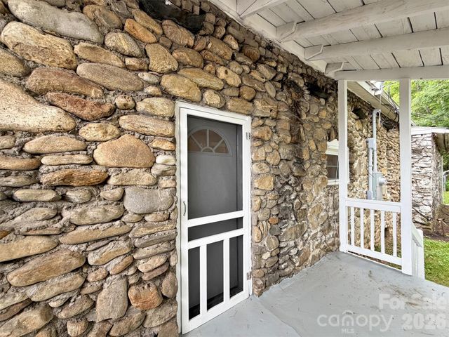492 Riverbend Street, Waynesville, NC 28786