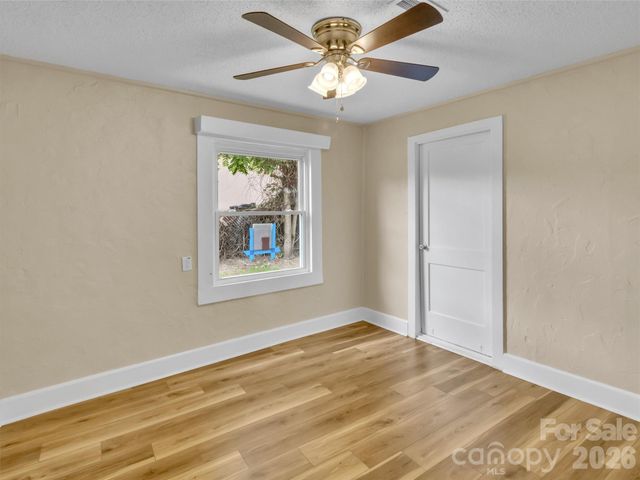 492 Riverbend Street, Waynesville, NC 28786