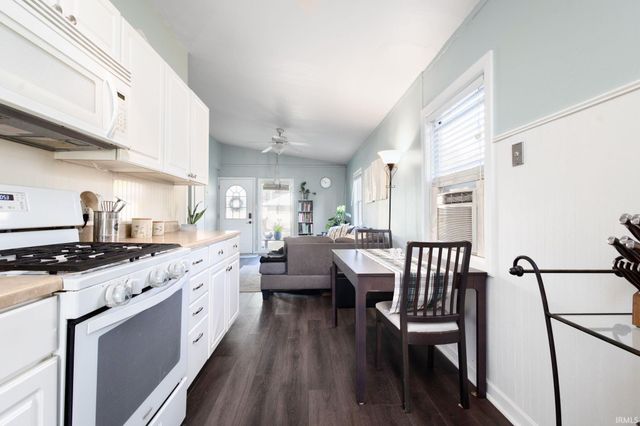 1708 Lynn Street, Mishawaka, IN 46545