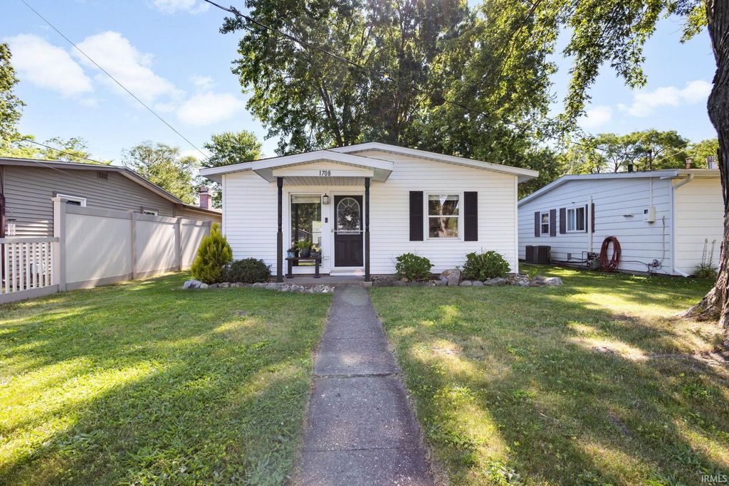 1708 Lynn Street, Mishawaka, IN 46545