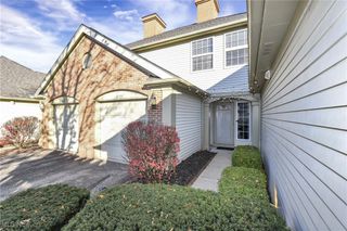 3171 Village Green Drive, Westlake, OH 44145