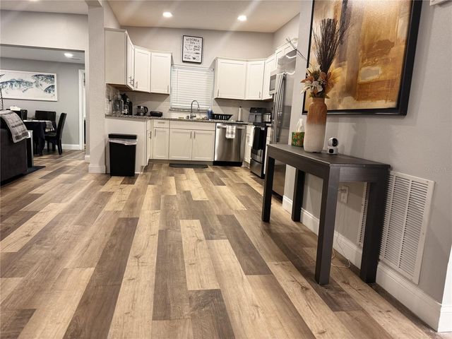 100 E COLEMAN CIRCLE, Sanford, FL 32773