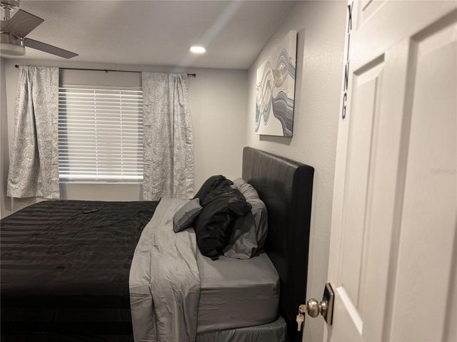 100 E COLEMAN CIRCLE, Sanford, FL 32773