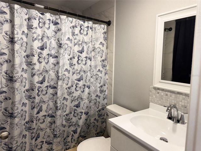 100 E COLEMAN CIRCLE, Sanford, FL 32773