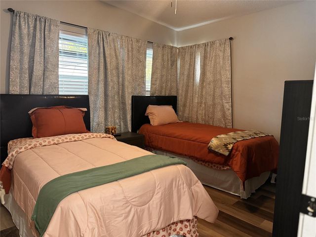 100 E COLEMAN CIRCLE, Sanford, FL 32773