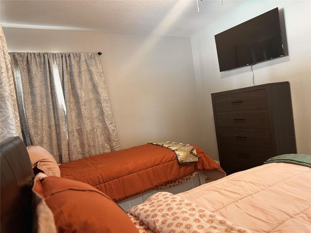 100 E COLEMAN CIRCLE, Sanford, FL 32773