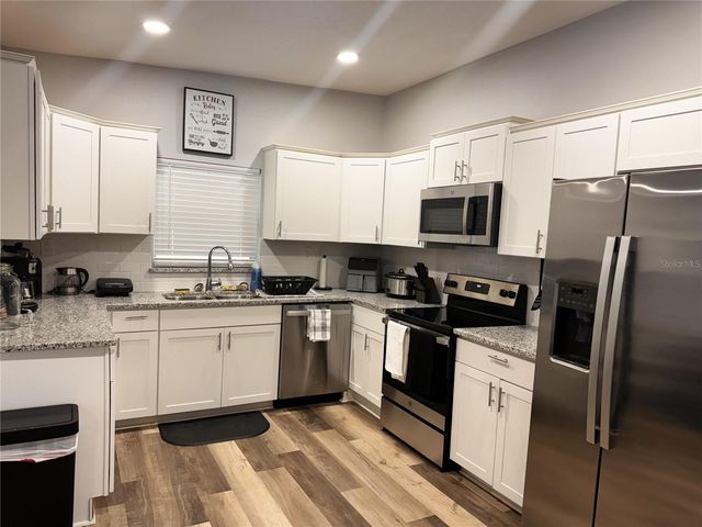 100 E COLEMAN CIRCLE, Sanford, FL 32773