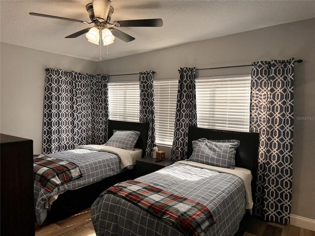 100 E COLEMAN CIRCLE, Sanford, FL 32773