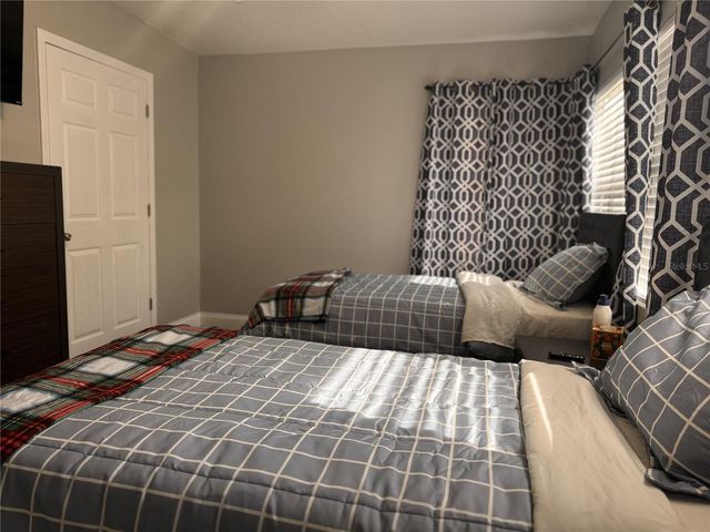 100 E COLEMAN CIRCLE, Sanford, FL 32773