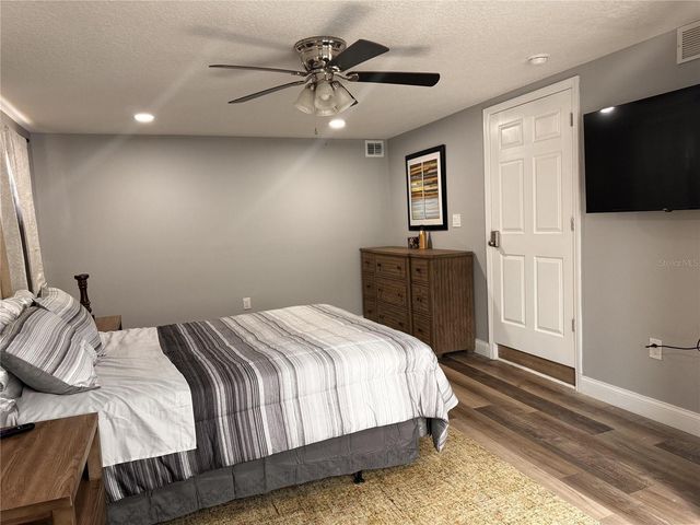 100 E COLEMAN CIRCLE, Sanford, FL 32773