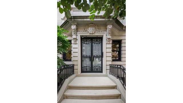 22 E 94TH Street, New York City, NY 10128