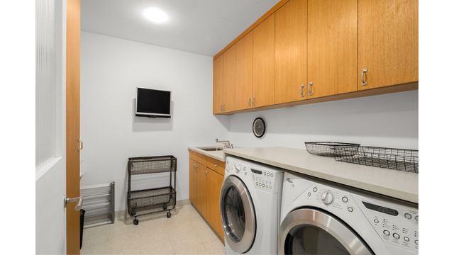 22 E 94TH Street, New York City, NY 10128