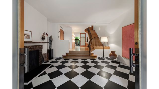 22 E 94TH Street, New York City, NY 10128