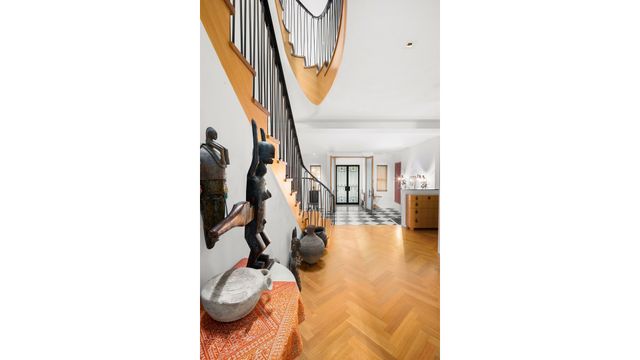 22 E 94TH Street, New York City, NY 10128