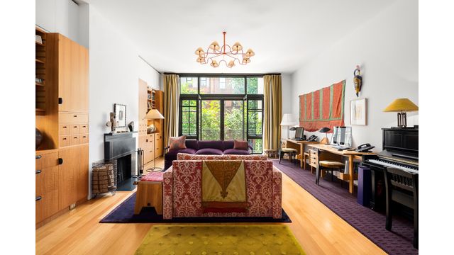 22 E 94TH Street, New York City, NY 10128