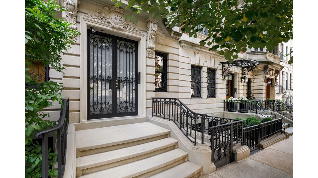 22 E 94TH Street, New York City, NY 10128
