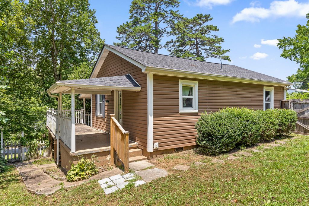 702 Runyan Drive, Chattanooga, TN 37405