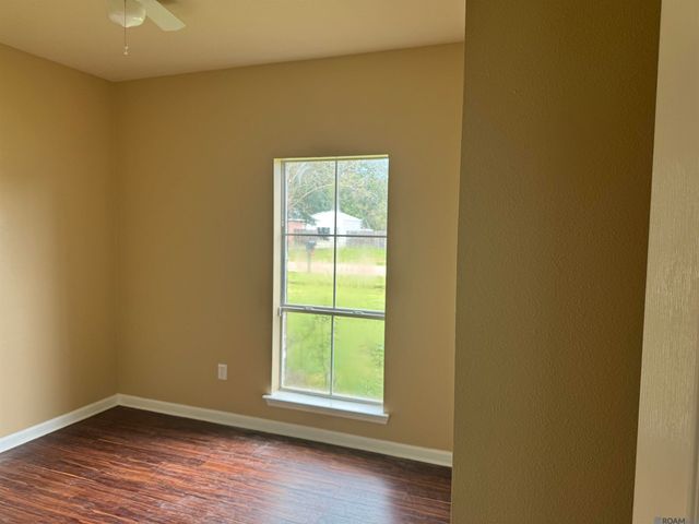 10296 Carter Hills Ave, Denham Springs, LA 70726