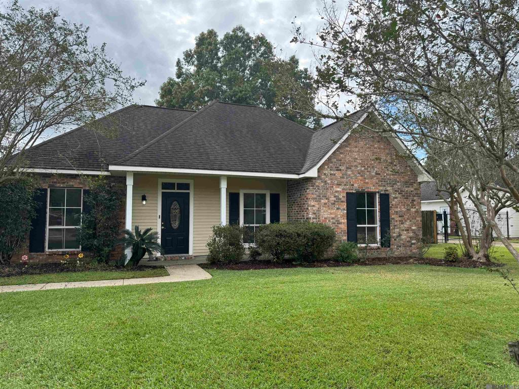 10296 Carter Hills Ave, Denham Springs, LA 70726