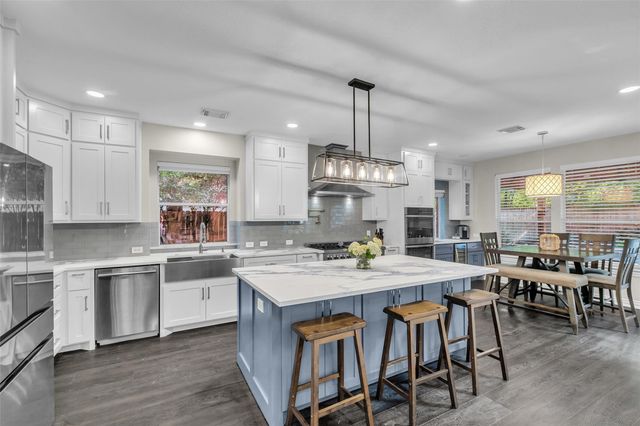 19 Wildever, The Woodlands, TX 77382