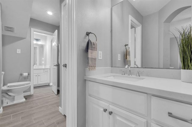 19 Wildever, The Woodlands, TX 77382