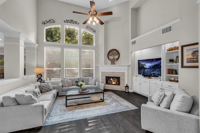 19 Wildever, The Woodlands, TX 77382