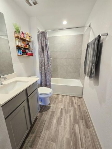 7722 Caspian Ranch Drive, Rosharon, TX 77583