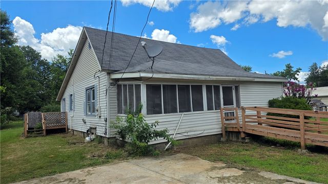 1115 N Hartford Avenue, Russellville, AR 72801