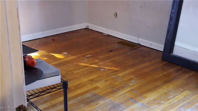 6189 W 54th Street, Parma, OH 44129