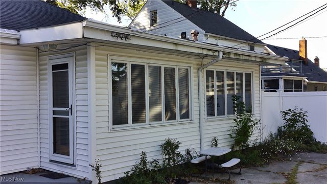 6189 W 54th Street, Parma, OH 44129