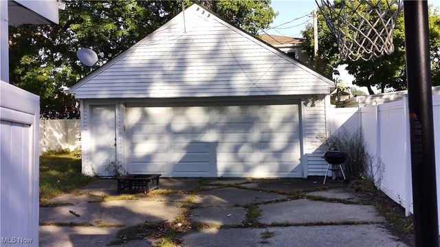 6189 W 54th Street, Parma, OH 44129