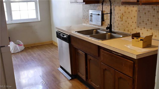 6189 W 54th Street, Parma, OH 44129