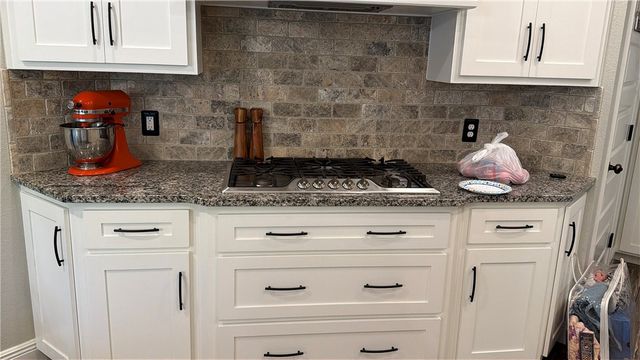 301 N Stone Mountain Circle, Alma, AR 72921