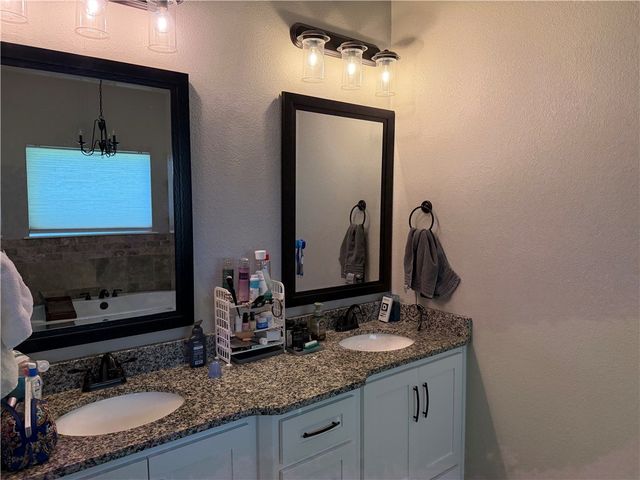 301 N Stone Mountain Circle, Alma, AR 72921
