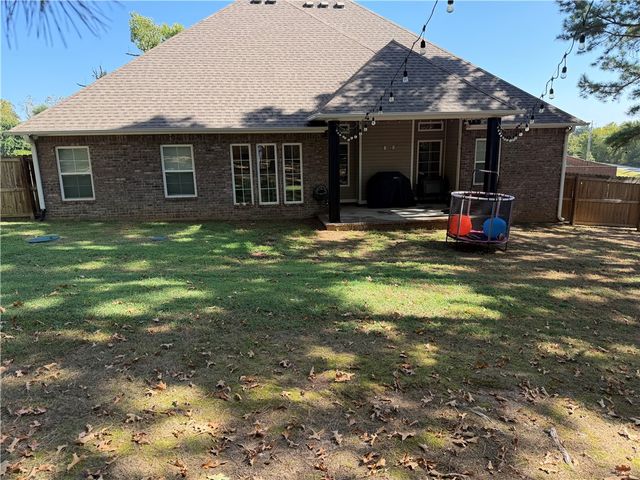 301 N Stone Mountain Circle, Alma, AR 72921