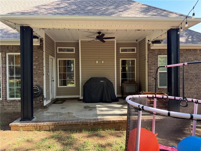 301 N Stone Mountain Circle, Alma, AR 72921