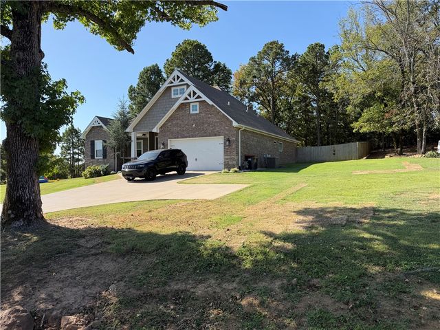 301 N Stone Mountain Circle, Alma, AR 72921