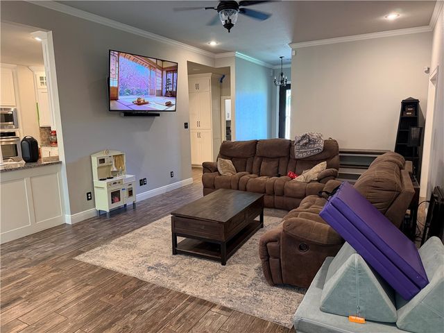 301 N Stone Mountain Circle, Alma, AR 72921
