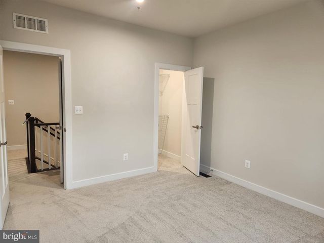24159 PISSARRO DR, Sterling, VA 20166