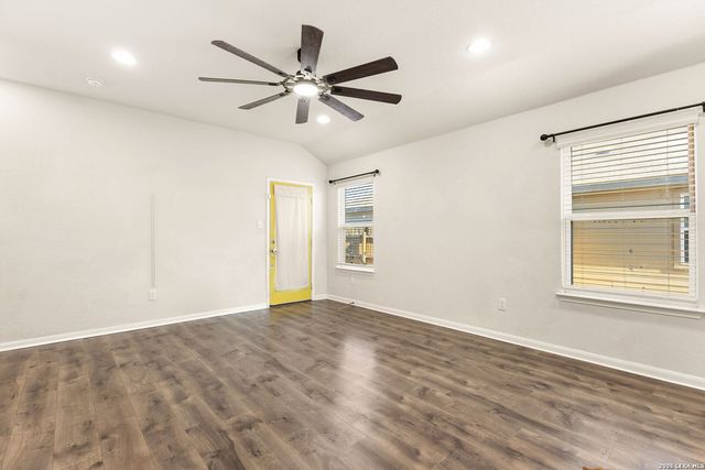 338 Northshore Trail, New Braunfels, TX 78130