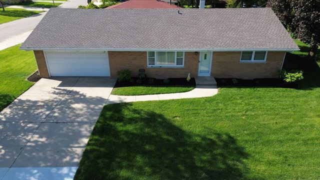 207 Hartway Court, Montgomery, IL 60538