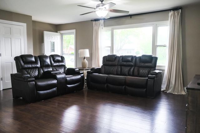 207 Hartway Court, Montgomery, IL 60538